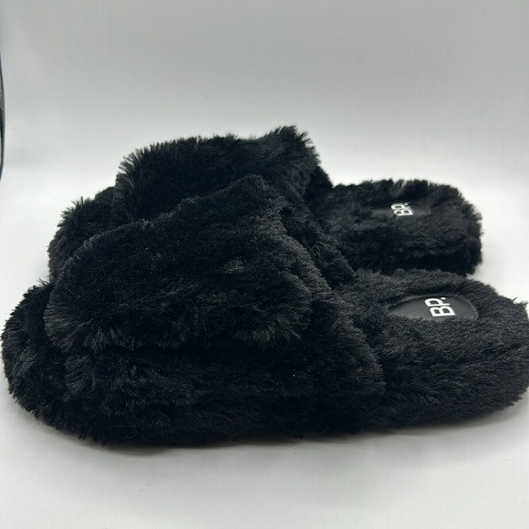 BP Black Fuzzy Slip On Slippers Size XL 11/12 New without tags! - Picture 4 of 7